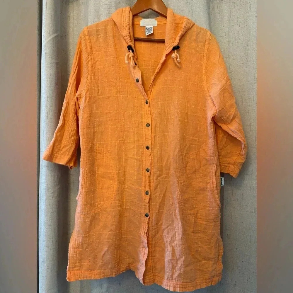 “Dotty Cotton Gauze Ezze Wear Outdoors” Size S/P, Light Orange Button Down Tunic